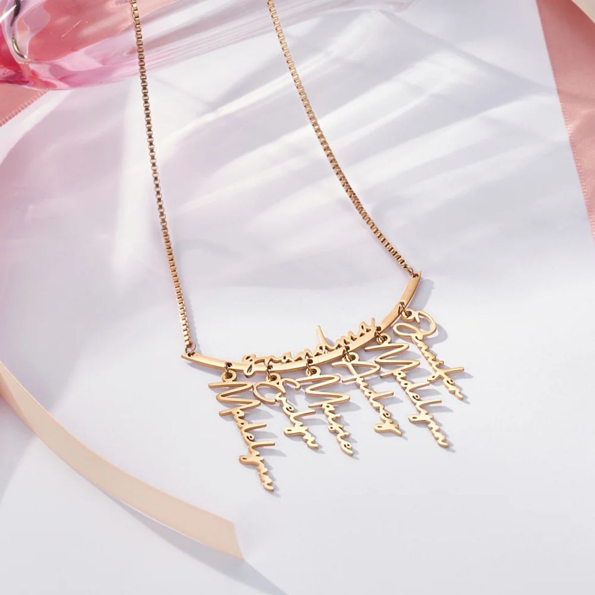 Personalized Names Hanging Grandma Mom Family Necklace with 1-7 Names