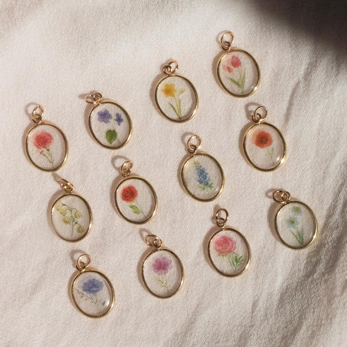 Personalized Birth Flower Family Bouquet Necklace