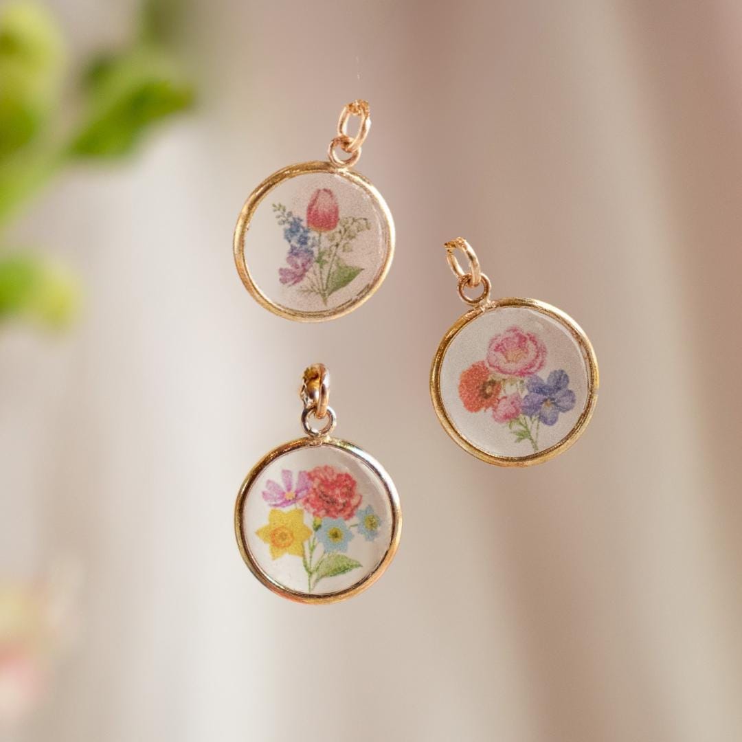 Personalized Birth Flower Family Bouquet Necklace